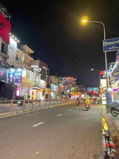 Mặt tiền Phan Văn Trị-Sát Bên TTTM Emart;DT(5,5mx18m) Giá 16ty