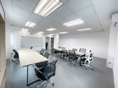 Cho thuê VP 70m2 Nguyễn Trãi full nội thất ngăn sẵn phòng họp