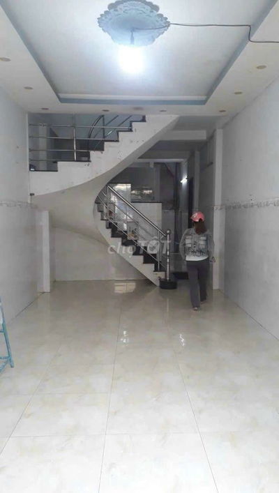 Nhà cho thuê mặt tiền hẻm 
Hình Chữ L Chiến Lược, Q Bình Tân.