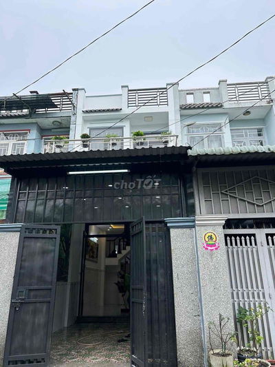 Nhà bán tân hiệp