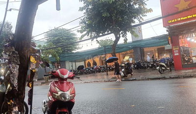 Đất mặt đường Phạm Như Xương, đoạn đầu