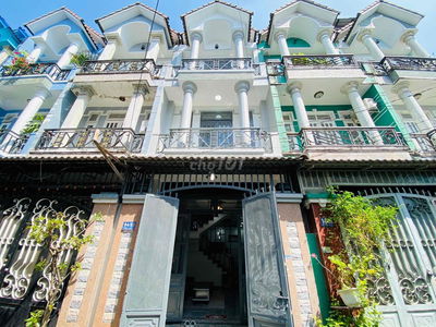 Bán nhà 1/ thạnh lộc 16 sh riêng đúc 2 lầu