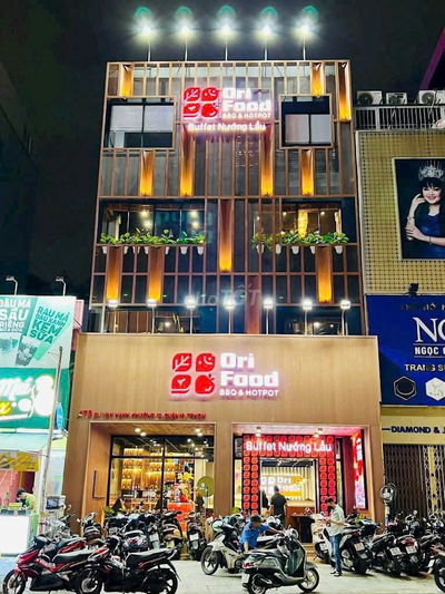 Chỉ 160tr! Cho Thuê Nhà MT 473 Sư Vạn Hạnh, Quận 10. DT 8x18m, 3 tầng