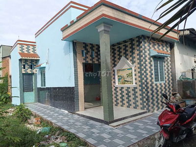 Nhà Đức Hoà Hạ Cần Sang Gấp