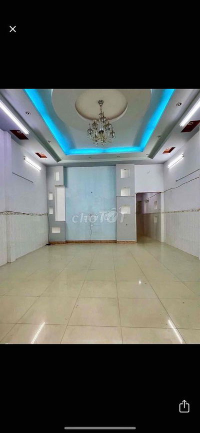Hẻm xe tải Hoà Bình 5.7x18 - 1 lầu 12tr