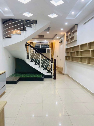 Nhà 2 tầng mới fun nội thất đs9 12tr/tr tháng