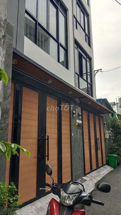 Nhà 4 Tầng Thang Máy, Xây Mới, Nội Thất Cao Cấp