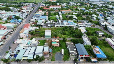 Bán đất cách biển 1km Lộc An xã Phước Hải -TP HCM.
Dt: 194m2 full thổ