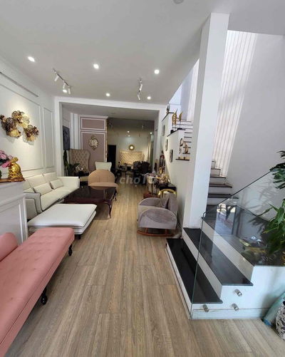 Nhà 3 tầng mặt tiền Ngô Quyền, diện tích đất 125m2 ( 5 x 25 vuông vức)