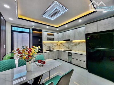 Bán nhà ngay đường Vạn Kiếp, Bình Thạnh. Giá: 3 Tỷ 650tr/ 50m2, sổ hồng riêng, đường ô tô