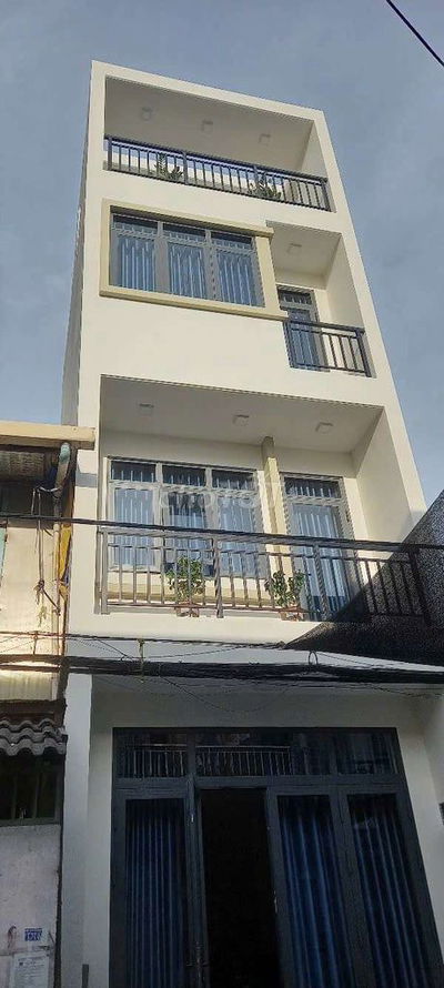 Nhà hẻm nhựa thông 6m khu nhà lầu