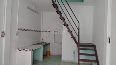 Nhà trọ nguyên căn 3mx7m, 1 trệt, 1 lầu đúc suốt. Gần cầu Phú xuân,