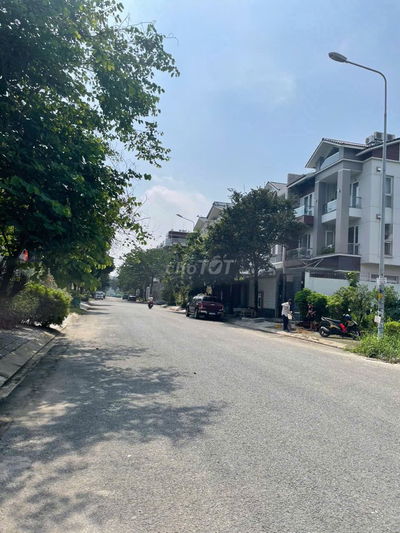 Đất đẹp Đặng Thùy Trâm. DT 4x19M.sát công viên Hẻm thông xe hơi