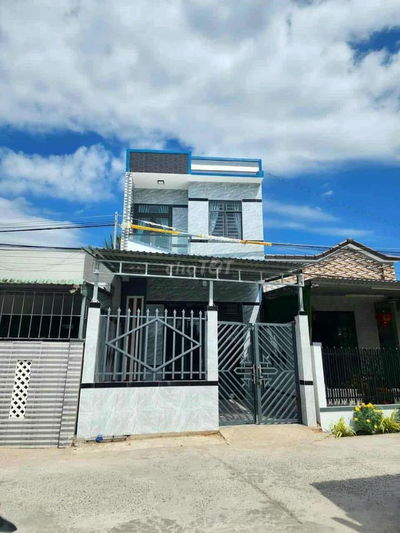 BÁN GẤP NHÀ 1 TRỆT 1 LẦU HƯNG  NHƠN, HCM