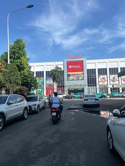 Cho Thuê Biệt Thự gần 200m2 ngay Vincom Trần Trọng Cung q7