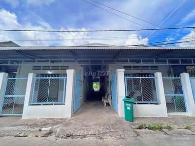 Bán gấp dãy trọ 12P-2Kiot  gần KCN Trảng Bàng 300m2-SHR-giá 1 tỉ 250tr