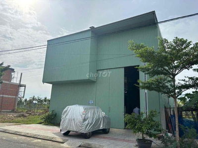 BÁN ĐẤT TẶNG KÈM KHO KIÊN CỐ CÓ DÒNG TIỀN SẴN GẦN CÔNG VIÊN