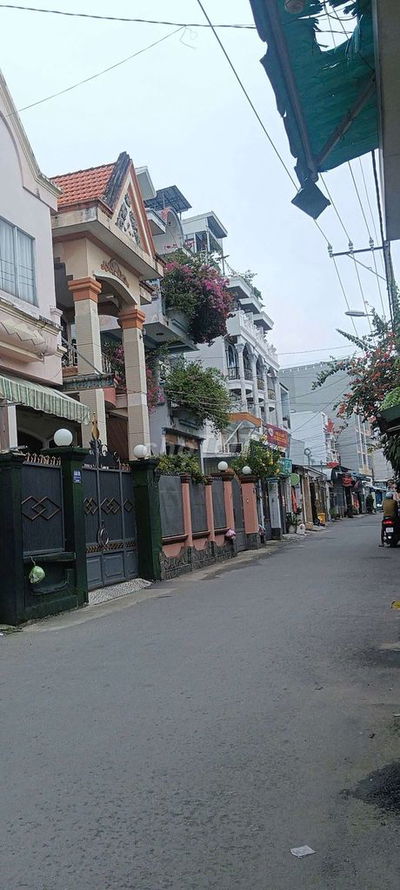 NHÀ MỚI ĐẸP -XE HƠI NGỦ TRONG NHÀ -PHAN HUY ICH - GÒ VẤP