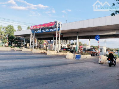Bán lô đất mặt tiền đường số 28-QL13-Ngay Trạm Thu Phí Chơn Thành, DT 300m2/lô