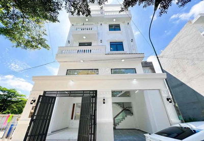 Bán nhà Khu dân Cư Rạch Tôm - 5 tầng 8*11 giá : 7toi2