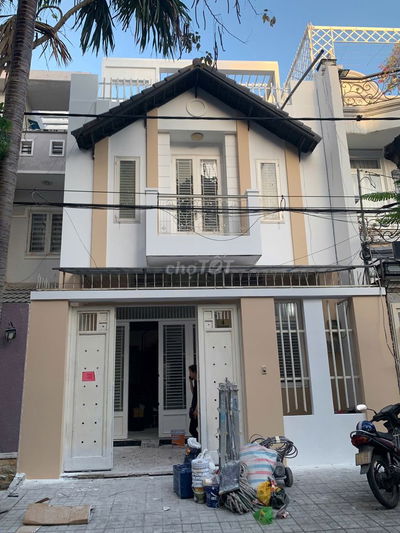 Pass lại hợp đồng thuê nhà nguyên căn mới sơn lại