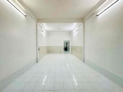 Cho thuê nhà nguyên căn 1trệt1lau trung tâm