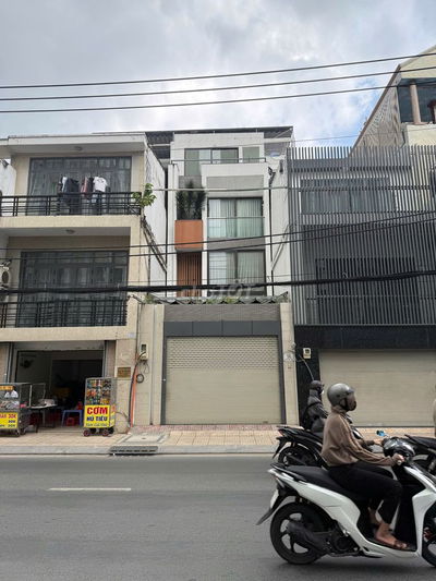 Mặt Tiền đường Đinh Bộ Lĩnh , Q . Bình Thạnh