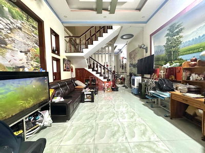 bán nhà 2 tầng măt kd buôn bán sầm uất dt 123m2. đông hoà