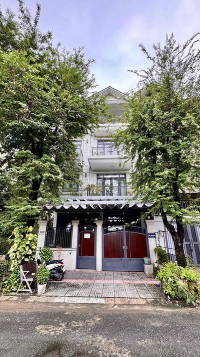 Bán nhà mặt tiền Nguyễn Văn Linh ( Đối diện ĐH RMIT )