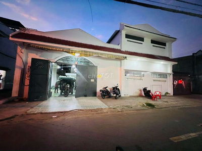 48 tr. Nhà kho 900mv  sàn 1000mv.