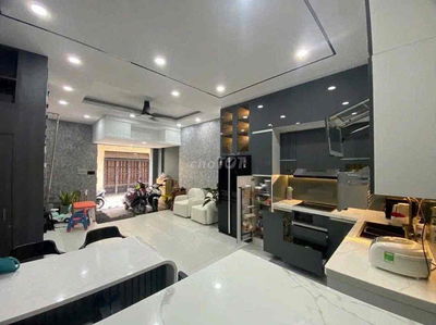 Nhà Đẹp Nội Thất Cao Cấp, Gần PM Quang Trung, Giáp Gò Vấp
