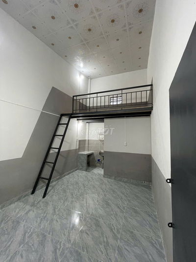 Phòng mới vừa xây xong, ngay đường Phạm Văn Đồng gần Cầu Bình Lợi