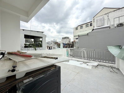 •  Bán nhà đang khai thác làm  CHDV mới 100% full nội thất dòng tiền