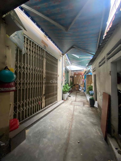 Cần cho thuê nhà mặt tiền hẻm Bùi Viện, thông ra Trần Hưng Đạo, Q.1