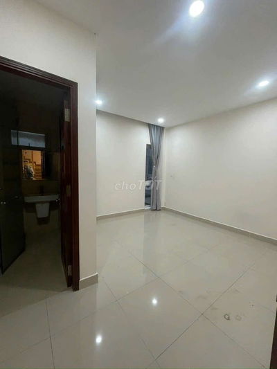 Nhà 3 lầu 5pn.5wc DT: 5x17m Phú Thuận