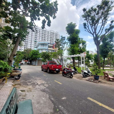 Nhà 4,5x20 ,4 tầng viêw công viên ,đường 12m khu vip Dương Thị Giang