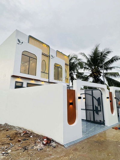 Chào Bán 2 Căn nhà 1 trệt 1 lửng mới 100%  Cách trung tâmhành chính 5p