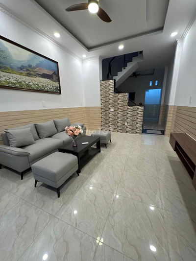 nhà 2 tầng 40m2 , chưa tới 2 tỷ kế bến xe miền Đông, Long Bình , Q9