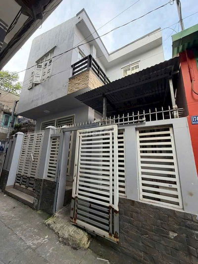 Bán nhà sổ thổ cư ngay khách sạn Central Park đường Nguyễn Ái Quốc