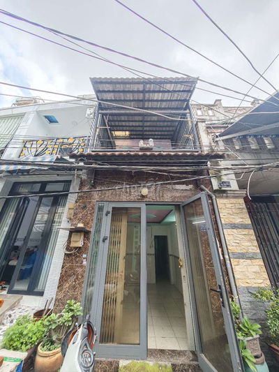 NHÀ 1 LẦU - 4PN , 2WC - HẺM 4M