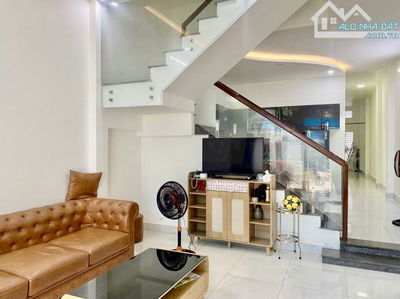 TÌM ĐÂU RA? CHỈ NHỈNH 3 TỶ TL – Ô TÔ ĐỖ CỬA – 3 MẶT THOÁNG, NHÀ MỚI Ở NGAY – GẦN SKYLINE