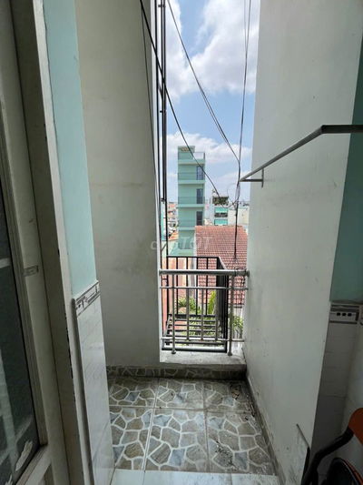 Phòng có gác, bếp,cửa sổ ngay Cầu Xéo gần HUFI