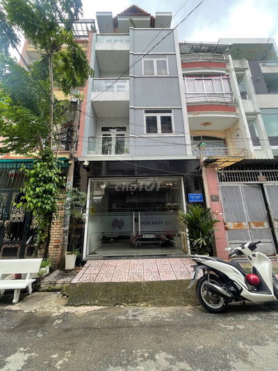 Nhà phố ngang 5mx20m chỗ đậu xe oto thoải mái