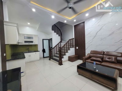 THẠCH BÀN – LONG BIÊN | NHÀ ĐẸP 5 TẦNG – GẦN AEON – CHỈ NHỈNH 5 TỶ | Ở NGAY, SỔ VUÔNG VẮN