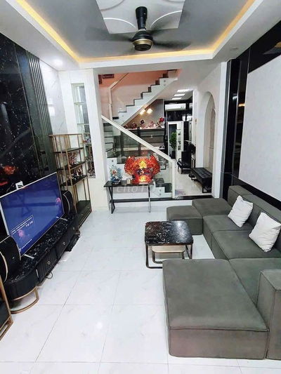 Nhà thuê 4*17 đúc lầu mới ken f16 cực rẻ