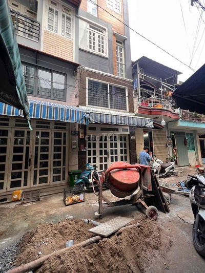 Nhà hẻm 6m đường Lạc Long Quân.DT 4,6 x 10m