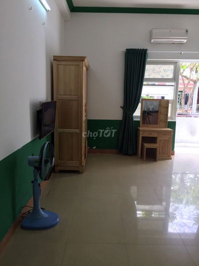 Căn Hộ ban công 45m2 đẹp đủ nội thất sát chợ Bắc Mỹ An ra biển 400m