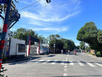 Bán nhà 3 tầng mặt tiền kinh doanh