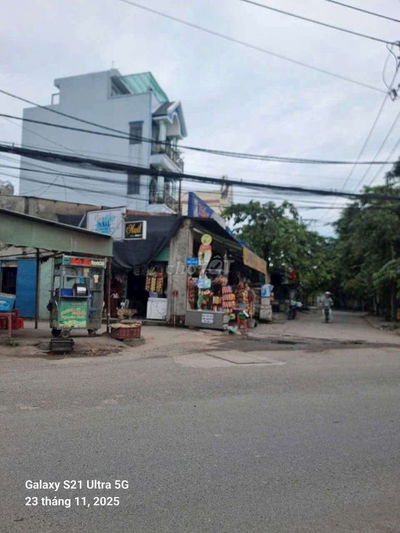 Đất góc hai mặt tiền