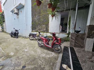 Tôi cần bán nhà sổ đỏ. Kiệt ô tô.  Dân cư hiện hữu